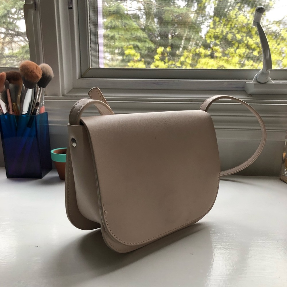 Beige/nude crossbody bag
